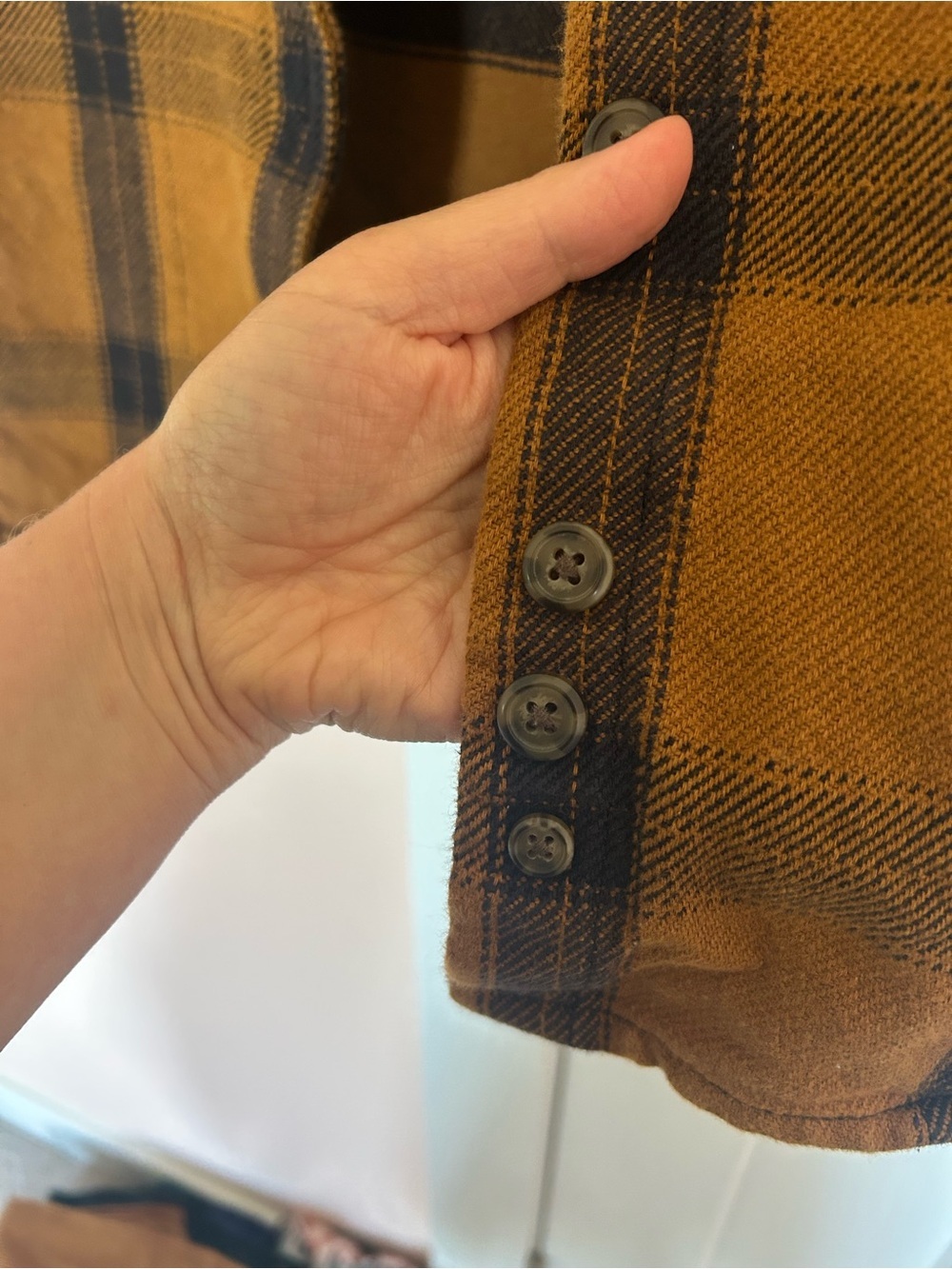 Carhartt Women's Loose Fit Heavyweight Twill Plaid Shirt in brown size XS - Picture 5 of 6